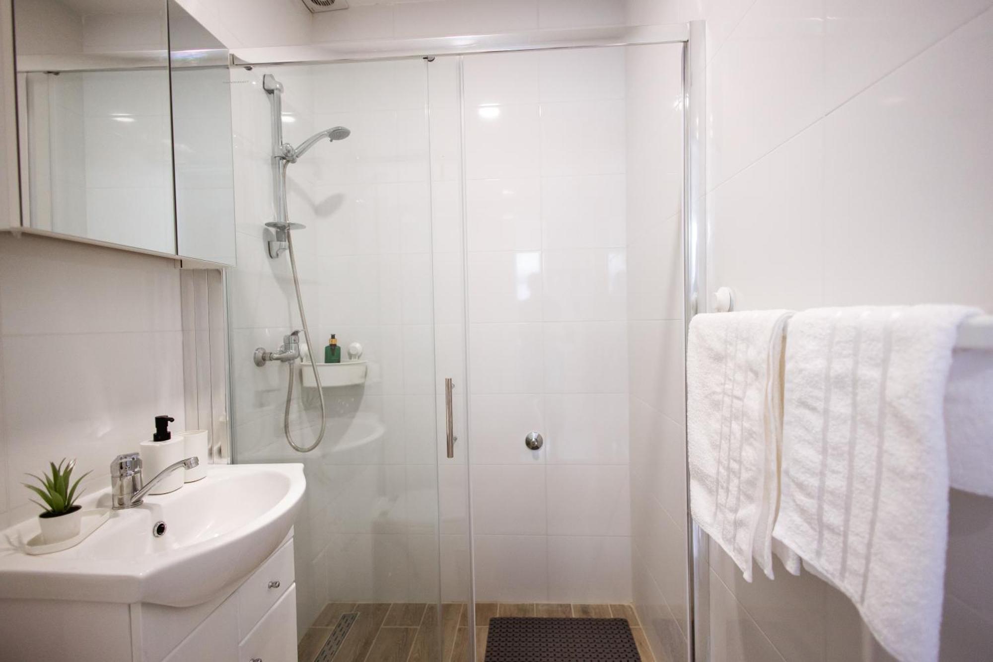 Cozy Studio Apartment In Osijek - Self Check In ภายนอก รูปภาพ