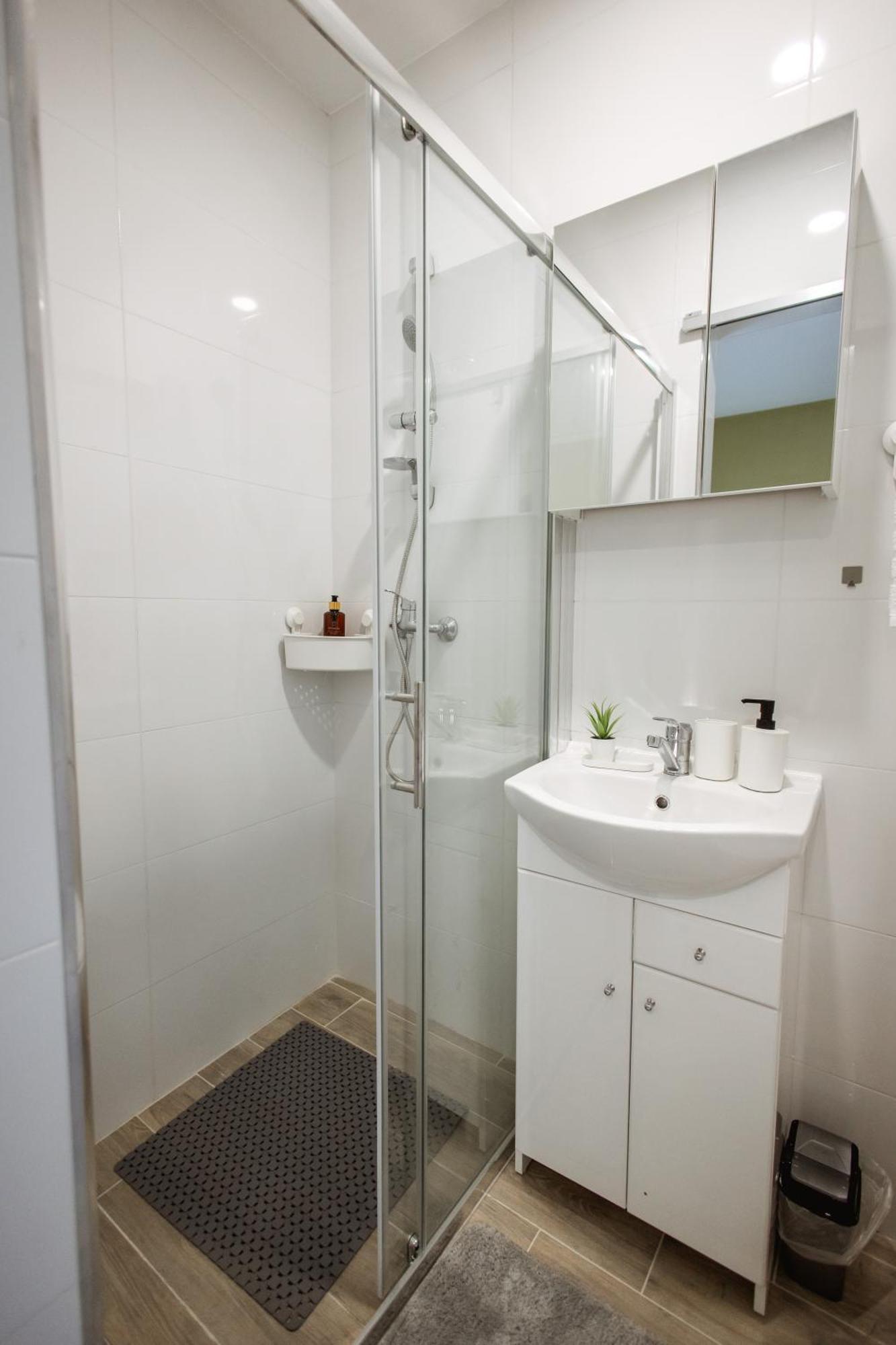 Cozy Studio Apartment In Osijek - Self Check In ภายนอก รูปภาพ